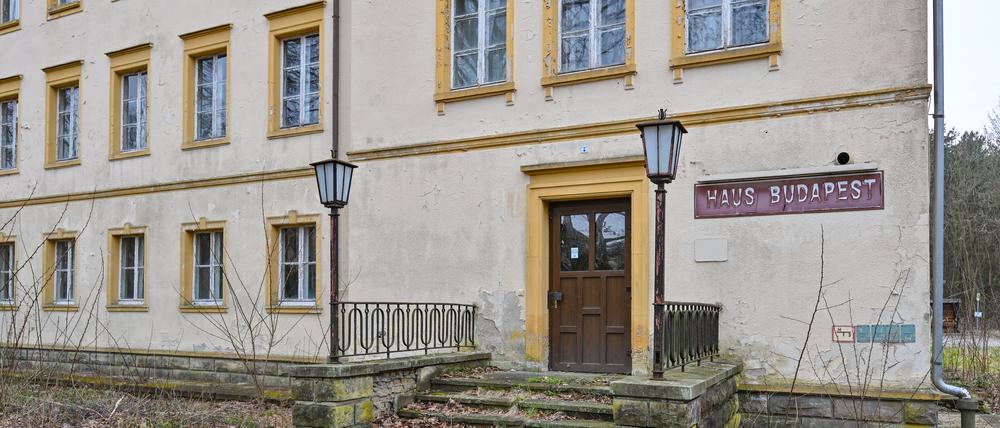 Das nördlich von Berlin gelegene Areal am Bogensee umfasst mit der ehemaligen FDJ-Hochschule Wilhelm Pieck und der Villa von Reichpropaganda-Minister Joseph Goebbels. 
