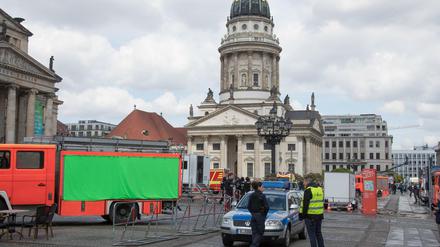 Dreharbeiten für eine ZDF-Produktion am Berliner Gendarmenmarkt. 