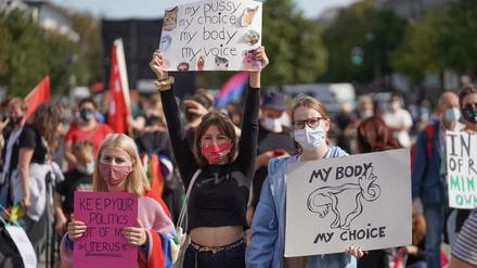 Im September demonstrierten in Berlin zahlreiche Menschen für einen besseren Zugang zu Schwangerschaftsabbrüchen.