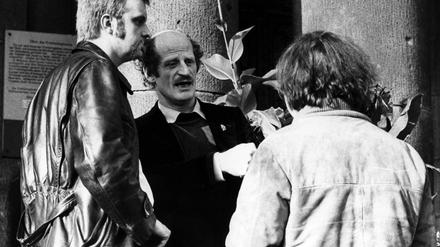 Kunzelmann, Aktivist der 68-er Bewegung und einer der Mitbegründer der "Kommune I", zieht im Sommer 1983 als Parlamentarier der Alternativen Liste in das Berliner Abgeordnetenhaus ein.