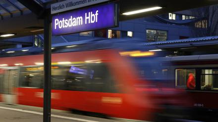 Potsdam Hauptbahnhof - bis 12. März nur mit der S-Bahn erreichbar.