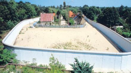 Entenschnabel. Die Grenze zwischen Glienicke und Hermsdorf (1982). Foto: Ullstein