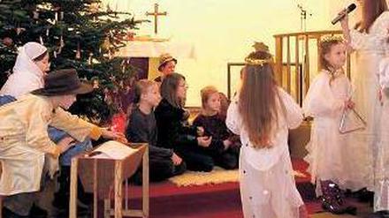 Weihnachtsgeschichte. Ein Krippenspiel gehört bei Familiengottesdiensten dazu. Der Andrang wird groß sein. 