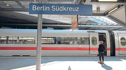 Der Bahnhof ist übersichtlich und eignet sich gerade deshalb für einen Feldversuch: Am Bahnhof Südkreuz werden modernste Überwachungskameras installiert.