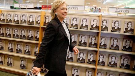 Rührt die Werbetrommel. Ex-US-Außenministerin Hillary Clinton will im Juli nach Berlin kommen und ihr neues Buch in Deutschland vorstellen.