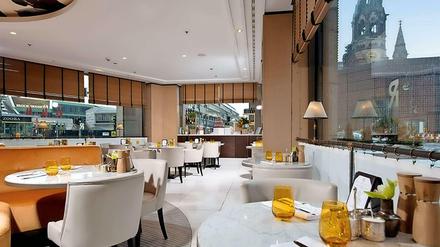 Restaurant mit Aussicht: Das "Roca" im Parterre des Hotels Waldorf Astoria.