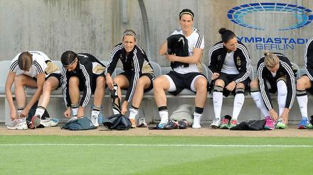 Fertig, los. Die deutschen Frauen starten im Olympiastadion gegen Kanada ins Turnier.