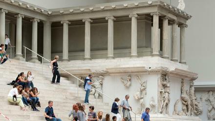 Der Pergamonaltar ist das Herzstück des Pergamonmuseums, aber derzeit wegen Sanierung nicht zugänglich. Hier ein Bild von 2014.