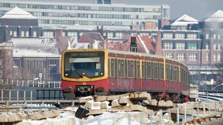 Die Bahn bewirbt sich ohne Partner aus der Industrie um den S-Bahn-Betrieb auf dem Ring.