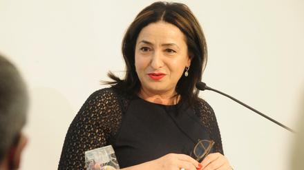 Übergeben wurde der Berliner Frauenpreis von Senatorin Dilek Kolat (SPD).