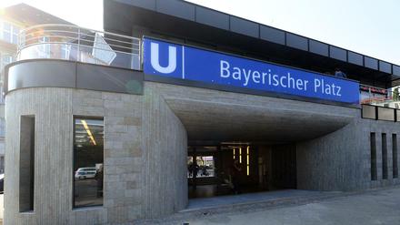 Nächster Halt: U-Bahnhof Bayerischer Platz.
