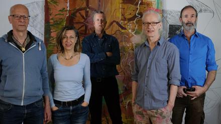 Fünf für die Kunst. Günther-Jürgen und Ulrike Klein, Win Knowlton, Robert Farrar und Achim Krämer laden zum „Volkstata“ in die Schöneberger Galerie Zwitschermaschine ein.