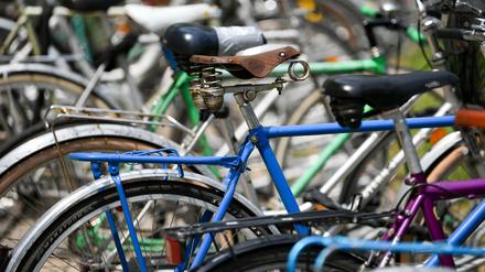 Die Polizei fand in einer Garage 38 vermutlich gestohlene Fahrräder.