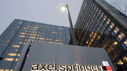 Eine angebliche Bombe im Axel-Springer-Haus entpuppte sich als Glückwunschkarte.