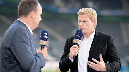 Entweder FC Bayern oder TV-Experte. Oliver Kahn (re.) und Moderator Oliver Welke sprechen heute Abend über das Bayern-Spiel gegen Valencia, live im ZDF (20 Uhr 15).