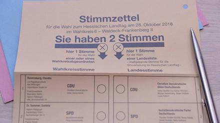 Stimmzettel für die Wahl zum Hessischen Landtag am 28. Oktober 2018.