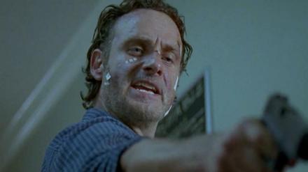 Hauptfigur Rick Grimes (Andrew Lincoln) jagt Zombies in "The Walking Dead"