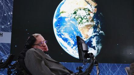 Stephen Hawking findet seine letzte Ruhe neben Newton und Darwin.