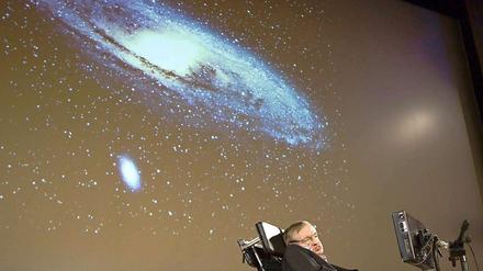 Der Wissenschaftler Stephen Hawking geht davon aus, dass die Welt nicht der einzige bewohnte Planet ist.