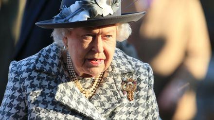 Die britische Queen Elizabeth zeigt sich "traurig" wegen der Schwierigkeiten von Harry und Meghan.