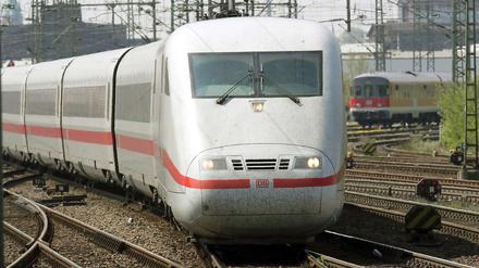 Schon zum zweiten Mal innerhalb kurzer Zeit hat ein Lokführer der Bahn den Halt in Wolfsburg verpasst.