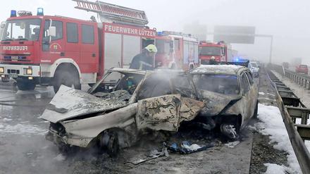 45 Autos, vier Lastkraftwagen und zwei Transporter waren in den Unfall verwickelt.