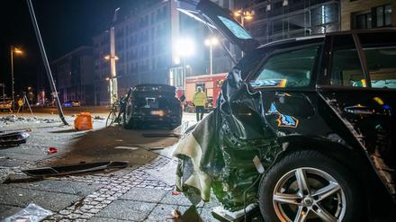 In Frankfurt am Main erfasste ein SUV drei Personen, zwei von ihnen starben.