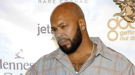 Rapper und Hip-Hop-Produzent Marion "Suge" Knight soll zwei Menschen überfahren haben. Hier ein Bild aus dem Jahre 2005 vor einer Party im "Shore Club" in Miami Beach (Florida). Später wurde Knight bei der Party ins Bein geschossen. 