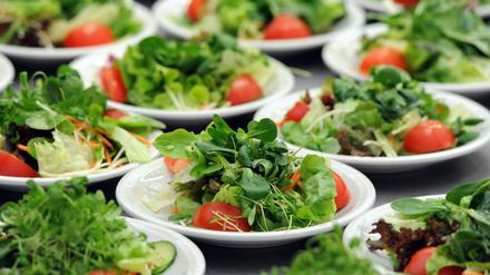 In Großbritannien infizierten sich mehrere Krankenhauspatienten durch abgepackte Salate oder Sandwiches.