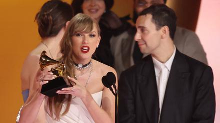 Taylor Swift accepts the award for Album of the Year for Midnights during the 66th Annual Grammy Awards in Los Angeles, California, U.S., February 4, 2024. REUTERS/Mike Blake