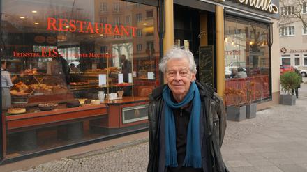 Der Schriftsteller und frühere Theaterregisseur Jörg Aufenanger wohnt in Berlin-Westend nahe des Steubenplatzes.