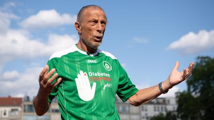 Kämpft gegen den Krebs. Der ehemalige Trainer Christoph Daum. 