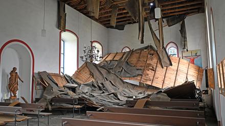 Teile der Decke in der Dorfkirche waren im Juni eingestürzt. 