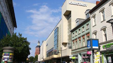 Karstadt-Warenhaus in der Altstadt von Berlin-Spandau.