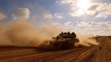 Ein israelischer Panzer an der Grenze zu Ägypten
