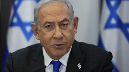 Gegen den israelischen Ministerpräsidenten Benjamin Netanjahu hat der Chefankläger des Internationalen Gerichtshofs einen Haftbefehl beantragt. 