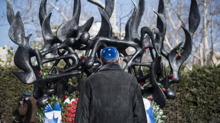Das Holocaust Mahnmal von Thessaloniki. Es erinnert an die Deportation von über 45.000 Jüdinnen und Juden nach der Invasion der Deutschen im Zweiten Weltkrieg.