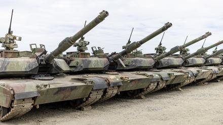 Panzer des Typs M1A2 Abrams auf dem Gelände der US-Streitkräfte in Grafenwöhr.