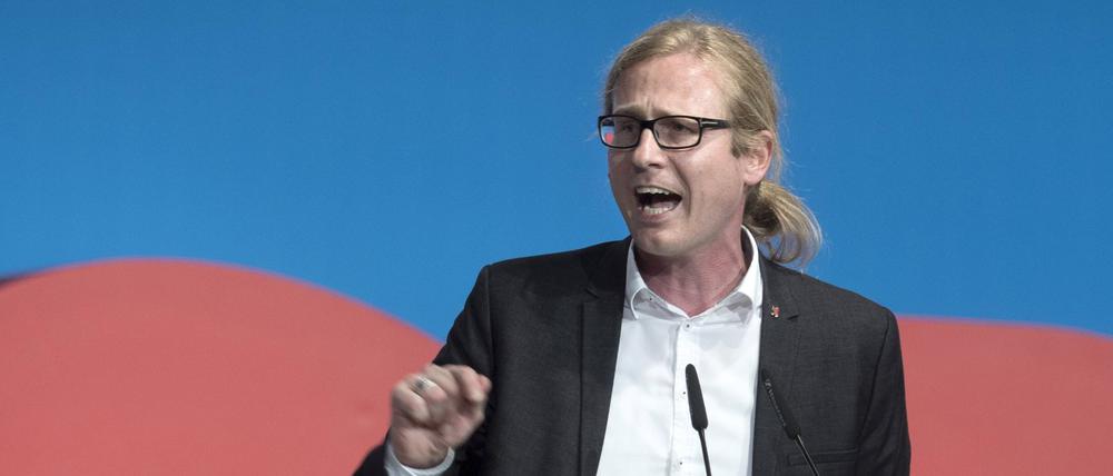Kevin Hönicke im Jahr 2018 auf einem SPD-Parteitag.