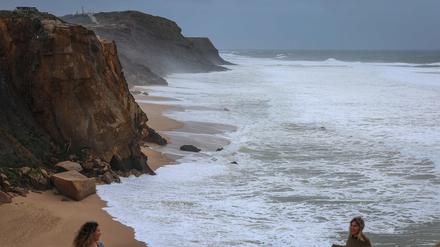 Der Strand von Santa Cruz in Portugal.