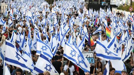 Protestierende vor der Knesset in Jerusalem am 23. Juli.