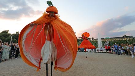 Die „Naranja“, zu Deutsch Orange, begeisterte das Publikum an der großen Fontäne.