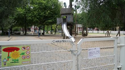 Der Spielplatz am Klausenerplatz in Charlottenburg ist wegen Rattenbefalls gesperrt.