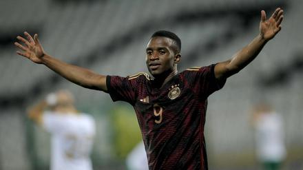 Beim 3:2 in Bulgarien gelangen dem 18-jährigem Youssoufa Moukoko alle drei Treffer für das deutsche Team.
