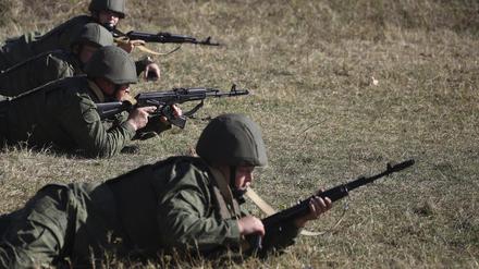 Rekruten trainieren auf einem Schießplatz im Süden Russlands (Archivfoto).