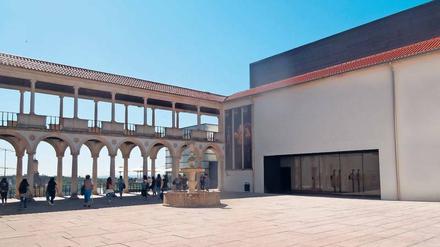 Vereint. Der Neubau des Museums schließt an die historische Loggia an.
