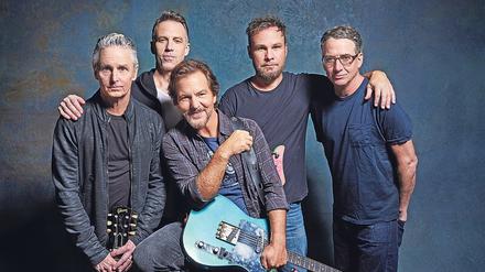 Pearl Jam mit Sänger Eddie Vedder in der Mitte.