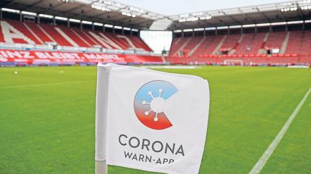 Wie lange noch Geisterspiele? Mit der App könnte manches anders sein. Eckfahne im Stadion von Mainz 05.