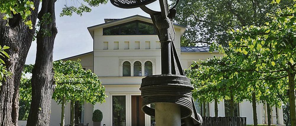 Blick auf die Villa Jacobs in Potsdam.