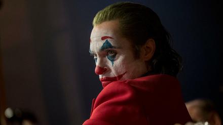 Arthur Fleck (Joaquin Phoenix) verliert sich als Joker allmählich in seinen Wahnfantasien. 